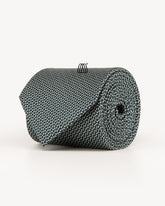 Hodvábna kravata čierna – bočný pohľad